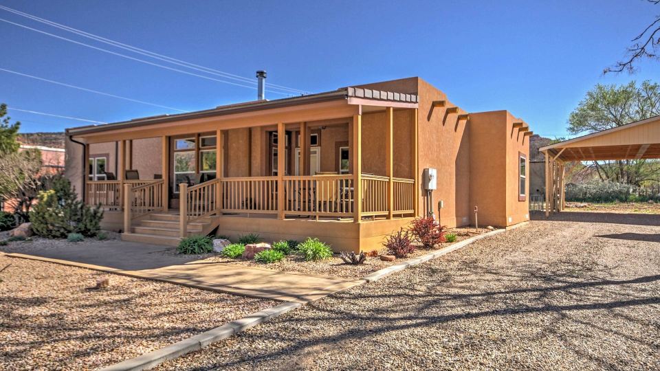 Beautiful Kanab Home w/ Yard - Walk to Restaurants