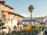 Harbor View Inn Hotels near Stearns Wharf