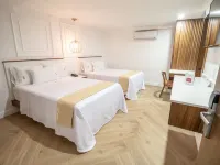 Six Hotel Guadalajara Degollado Hotels near Mariachi Square