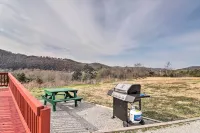 Cheery Pet-Friendly Studio w/ Shared Fire Pit - Homestays