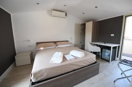 Scilla SeaFront Rooms