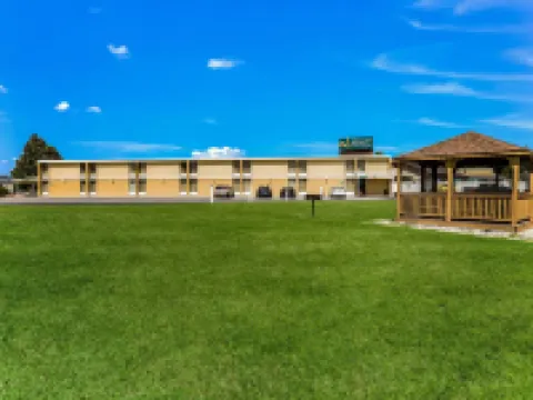 Quality Inn & Suites Hotels in Plattsburgh