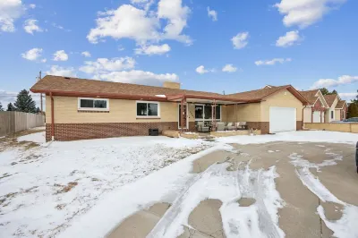 Comfortable & Spacious 3br Home In Cheyenne 3 Bedroom Home Hotels near The Wrangler