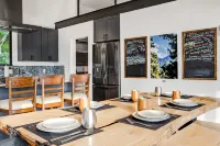 Modern Luxury Chalet • Mountain Views • Hot Tub • Fire Pit • Pets - Bergblick