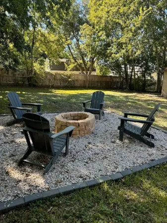 Charming 3-bedroom house in fabulous Brenham with WiFi, AC