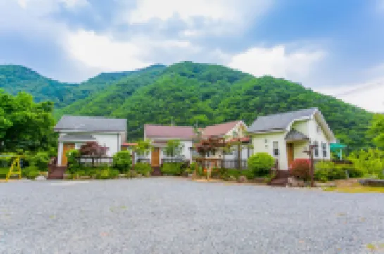 Miryang Firefly Pension Hotels near Pyochungsa