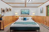 Summit Shores Tranquil Escape Designed for Groups w/ Fire Pit + Game Room