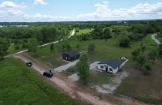 Charming 1-bedroom cottage with WiFi and AC near Monkey Island and Grand Lake