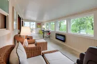 Modern Little Bear Cottage at Santeetlah Lake!