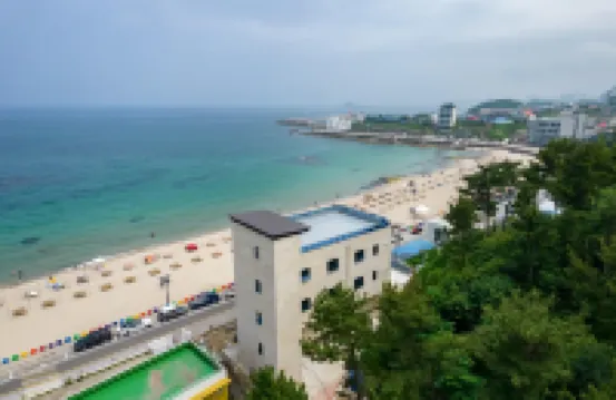 Goseong Ayajin Stay (10 Second Walk from Ayajin Beach)