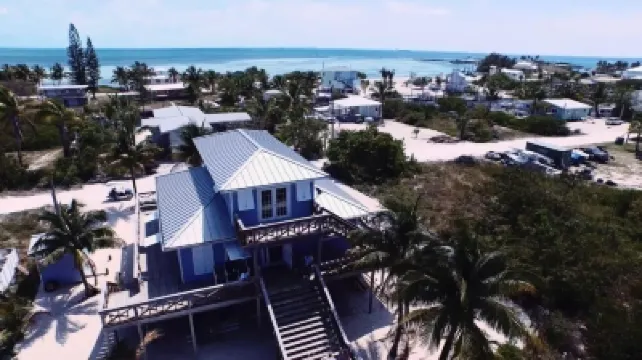 LUXURY EXECUTIVE ISLAND HOME W DOCK فنادق في 