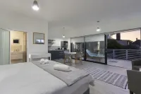 Korhaan House by Host Agents Hotels near Duynefontein