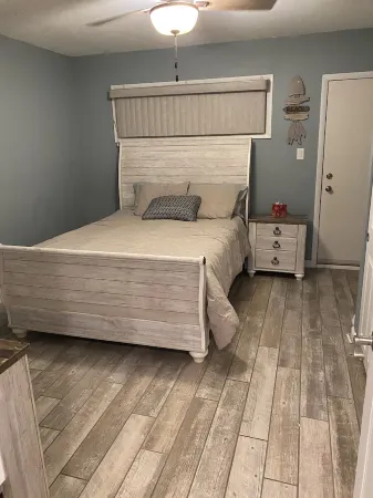 Only steps to the sand!