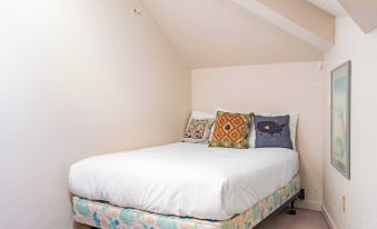 Columbia Place 5 by AvantStay Ski-InSki-Out Unit in Great Location