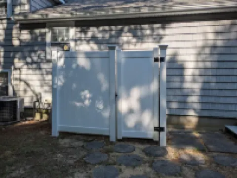 Bright and clean 3 bedroom, walk to beach. South Yarmouth