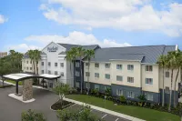 Fairfield Inn & Suites Sarasota Lakewood Ranch فنادق في Lakewood Ranch