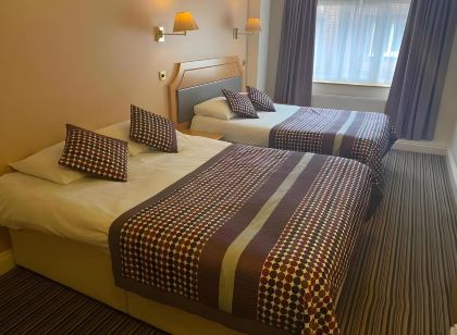 Parkside International Hotel