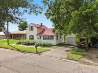 Charming 2-bedroom house in Viroqua with AC