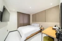 E.BON HOTEL