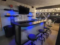 Tropical Oasis Retreat Pool/Jacuzzi/Game room/Bar
