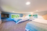 Rainforest Tiny Home Retreat: Coastal
