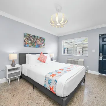 Hollywood Beach Suites and Hotel