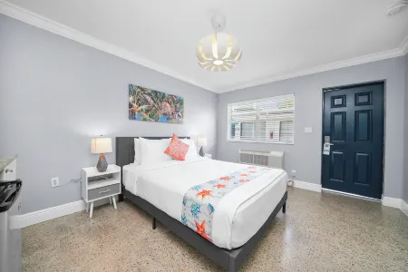 Hollywood Beach Suites and Hotel Отели в г. Голливуд