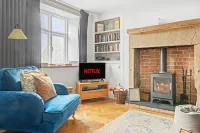 Cosy cottage in charming Crich, Log Burner, Peak District - Pet Friendly Hotels in Crich