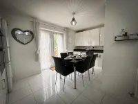 Spacious Modern Townhouse, Discounts on long stays! Hotele w: Smethwick
