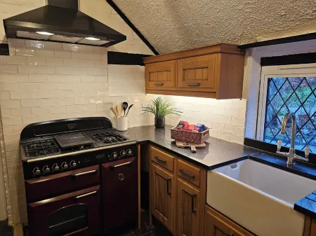 Beautiful historic cottage pets welcome Отели рядом с достопримечательностью «Залив Миннис»