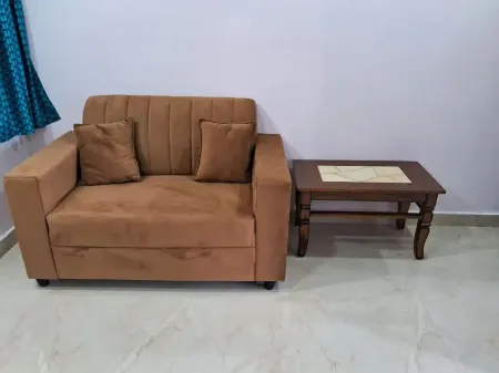 Cozy 1BR Queen Suite by Botanical Gardens: Flat 501 Отели в г. Рангаредди