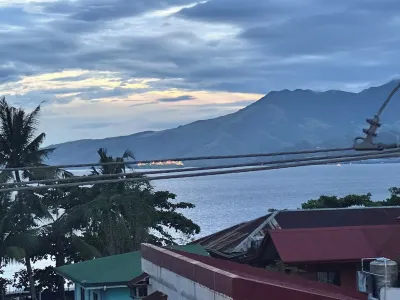 The Penthouse - Barretto,,Olongapo City Near Beach and Inflatable Island Hotel a 