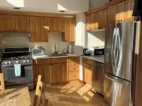 Frank Lloyd Wright Inspired, Private, Mountain Views, Easy Access & Parking