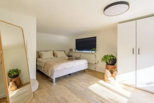 Spacious, luxurious cottage located right on the forest. This is where you come to rest! Hotels in Putten