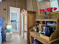 Suite with private bathroom and views of Tuscan hills