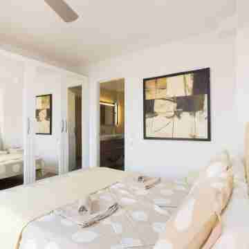 Playa Las Vistas 5 close to the sea + beach, wifi, terrace, heated pool Rooms