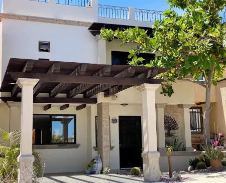 Private pool and outdoor kitchen with views Отели в г. Сан-Хосе-дель-Кабо