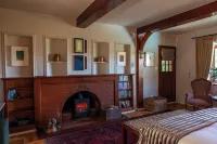 Pointers Villa with views of the vineyards, ocean and breathtaking sunrises