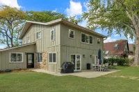 Charming 3-bedroom lake house in Waterford with amazing views
