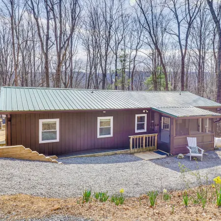Bright Family Cabin in Lost City w/ Expansive Deck