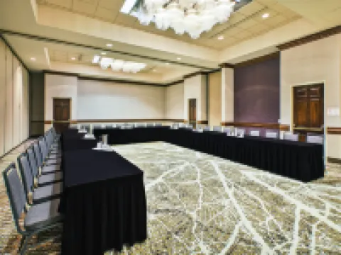 DoubleTree by Hilton Rapid City Downtown Convention Center Hotele w: Pennington County