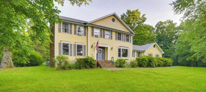Dayton Home w/ Pool & Deck on 37 Private Acres! Ξενοδοχεία στην πόλη Rhea County