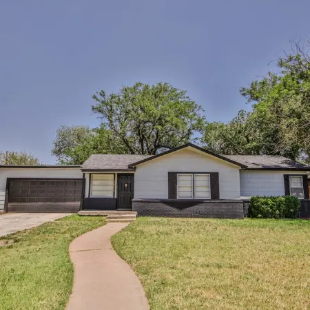 Cute Bungalow in Central Lubbock