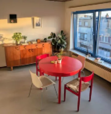 Colorful Flat @ trendy old docks. Perfect for couples. Expandable to 3 bedrooms