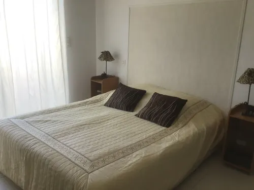 Apartment in a haven of peace 10 mm from the Mediterranean Sea.