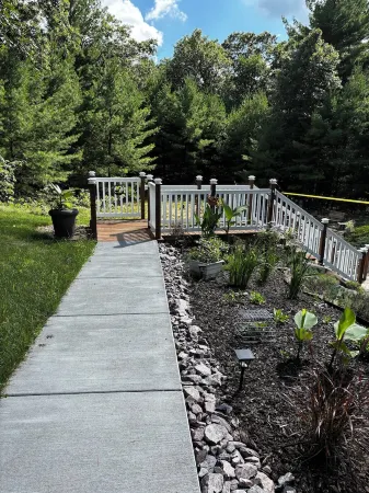 Private 2 BR Lower-Level Retreat Woods & Wildlife, within 10 min of Wis Dells