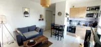 Cosy 2-room apartment - Centre Villefranche-sur-Saône with pool & garage Hotels in Villefranche-sur-Saone
