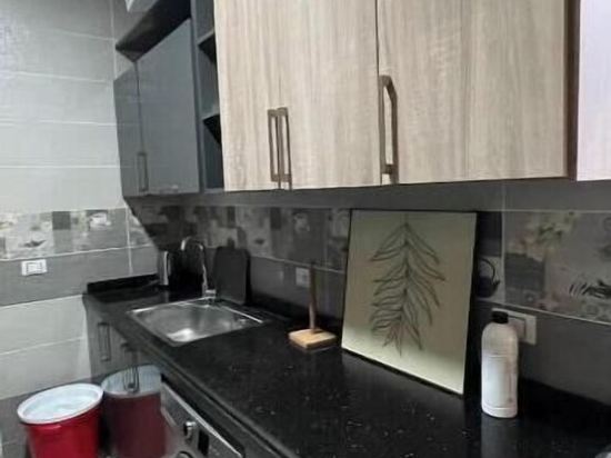 Two-Bedroom Apartment in Beverly Hills