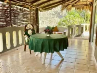 Charming 1-bedroom apartment in delightful Majahua Beach, Mexico Hotels in Troncones