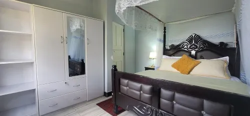 River-side eden in Bujjowali, jinja with River view, near town and pet friendly Hotel a Buikwe